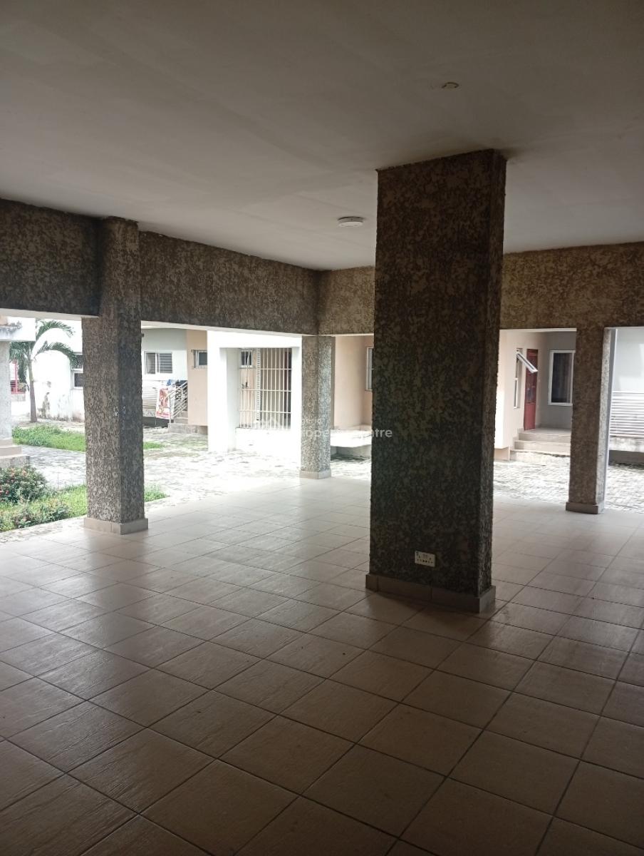 Distressed Spacious 3 Bedroom Flat, Orchid Road By 2nd Toll Gate, Lekki - Epe Expressway, Lekki, Lagos, Flat / Apartment for Sale