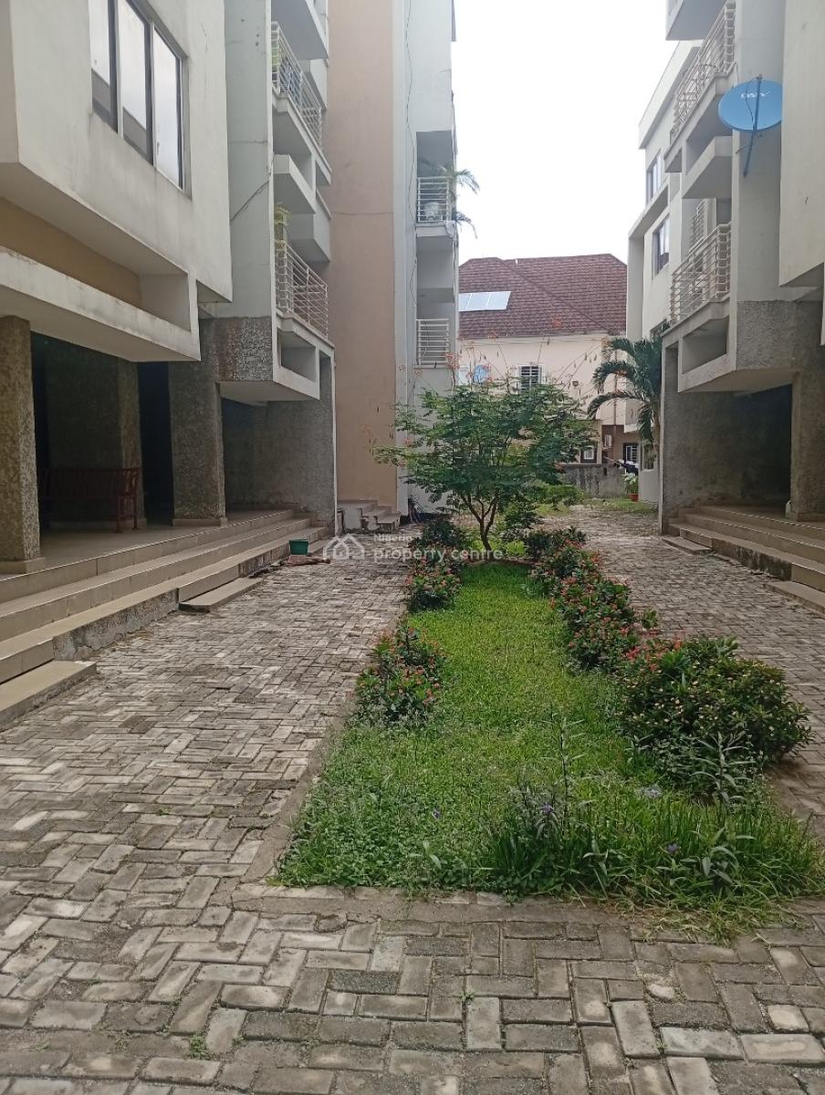 Distressed Spacious 3 Bedroom Flat, Orchid Road By 2nd Toll Gate, Lekki - Epe Expressway, Lekki, Lagos, Flat / Apartment for Sale