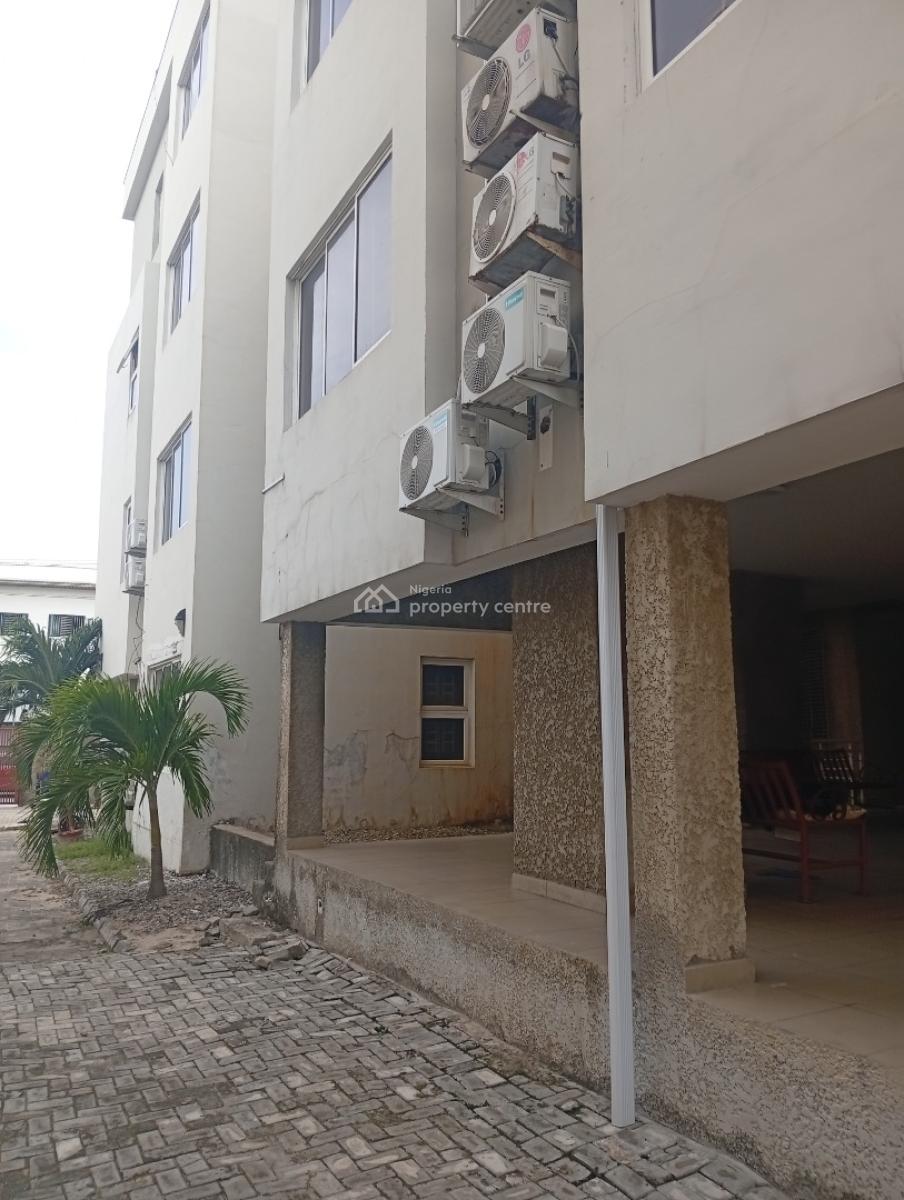 Distressed Spacious 3 Bedroom Flat, Orchid Road By 2nd Toll Gate, Lekki - Epe Expressway, Lekki, Lagos, Flat / Apartment for Sale
