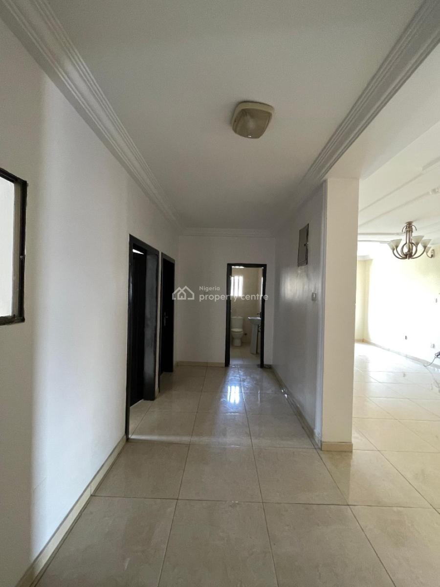 Spacious 3 Bedroom Apartment, Ologolo, Lekki, Lagos, Flat / Apartment for Rent