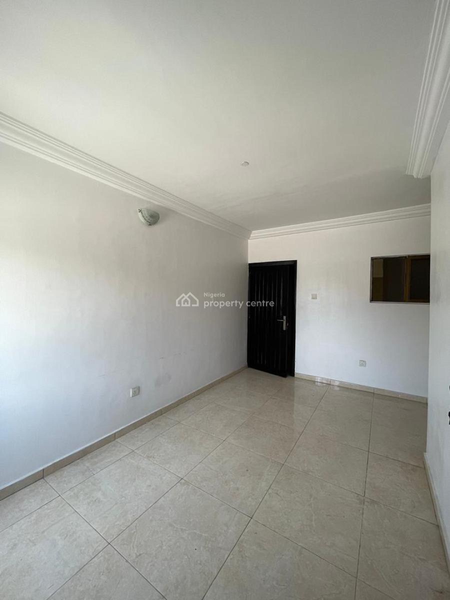 Spacious 3 Bedroom Apartment, Ologolo, Lekki, Lagos, Flat / Apartment for Rent