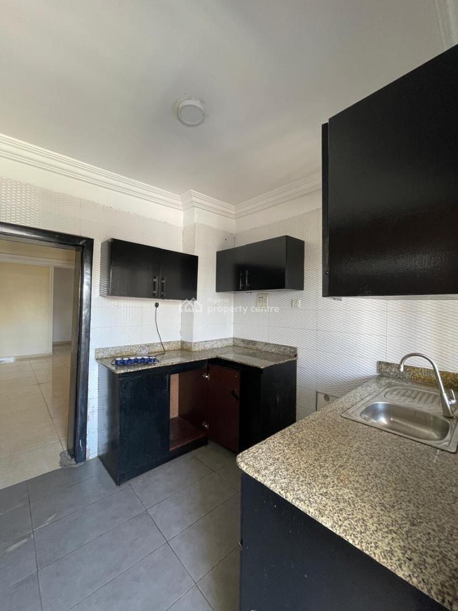 Spacious 3 Bedroom Apartment, Ologolo, Lekki, Lagos, Flat / Apartment for Rent