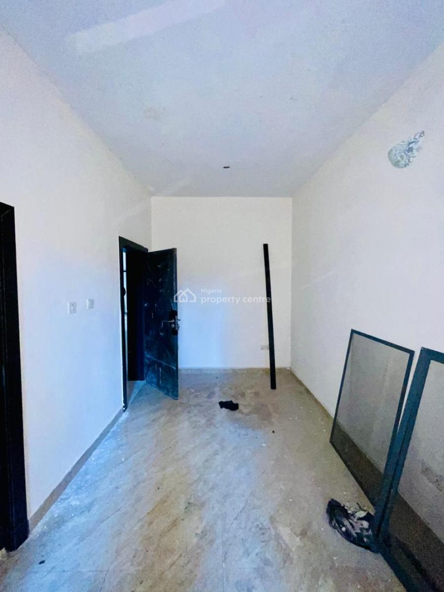 Sharp and Well Maintained 2 En-suite Bedrooms Apartment, Osapa, Lekki, Lagos, Flat / Apartment for Rent