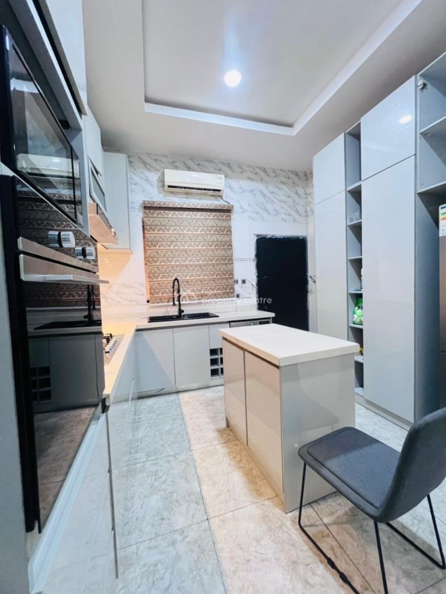 Book This Luxurious 2-bedroom Apartment at Lekki Phase 1, Lekki Phase 1, Lekki, Lagos, Flat / Apartment Short Let