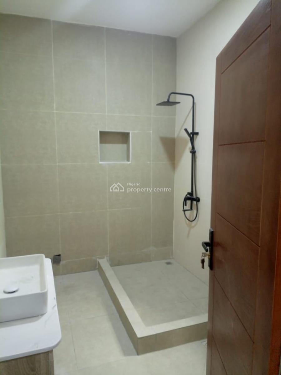 Fully Detached 6 Bedroom Duplex with Swimming Pool at Magodo Phase 2., Gra Phase 2, Magodo, Lagos, Detached Duplex for Sale