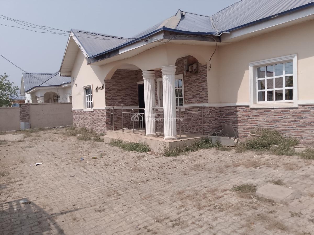 4 Bedroom Fully Detached Bungalow, Airport Road Lugbe, Lugbe District, Abuja, Detached Bungalow for Sale