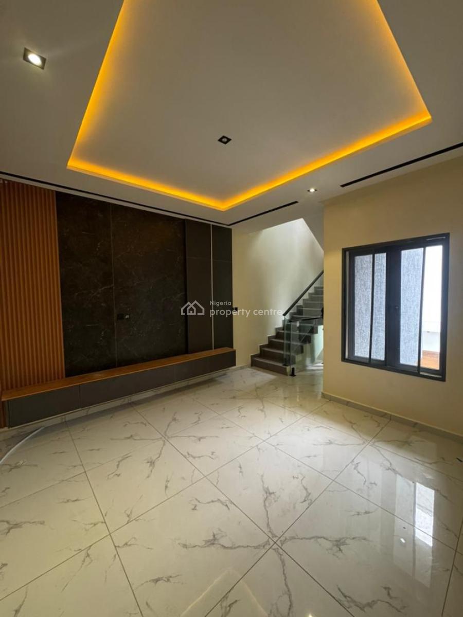 Spacious 4-bedroom Semi-detached Duplex with Bq in a Secure Location, Lekki Phase 1, Lekki, Lagos, Semi-detached Duplex for Rent