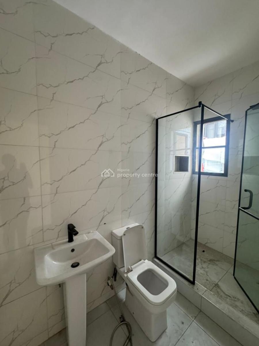 Spacious 4-bedroom Semi-detached Duplex with Bq in a Secure Location, Lekki Phase 1, Lekki, Lagos, Semi-detached Duplex for Rent