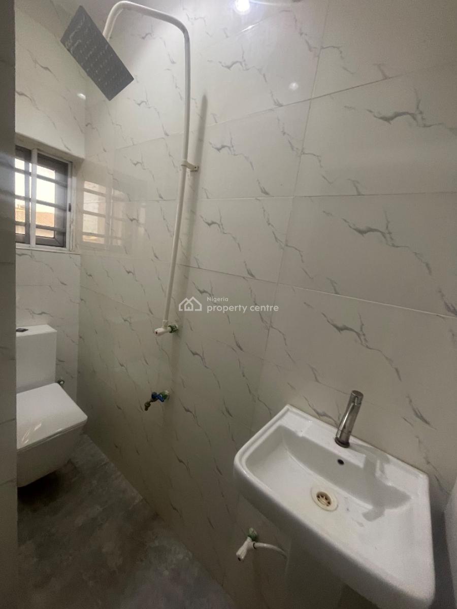Tastefully Finished 3-bedroom in a Private & Secure Close!, Off Adekunle Kuye Via Agbonyin Avenue Off Adelabu, Surulere, Lagos, House for Rent
