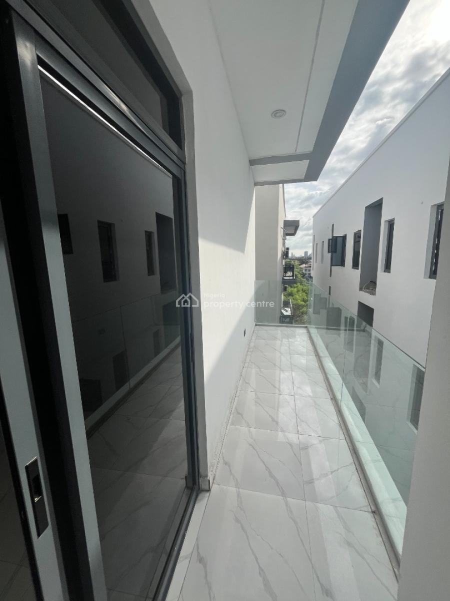 Gallantly 3 Bedrooms Apartment Freedom Way, Lekki Phase 1, Freedom Way, Lekki, Lagos, Block of Flats for Sale
