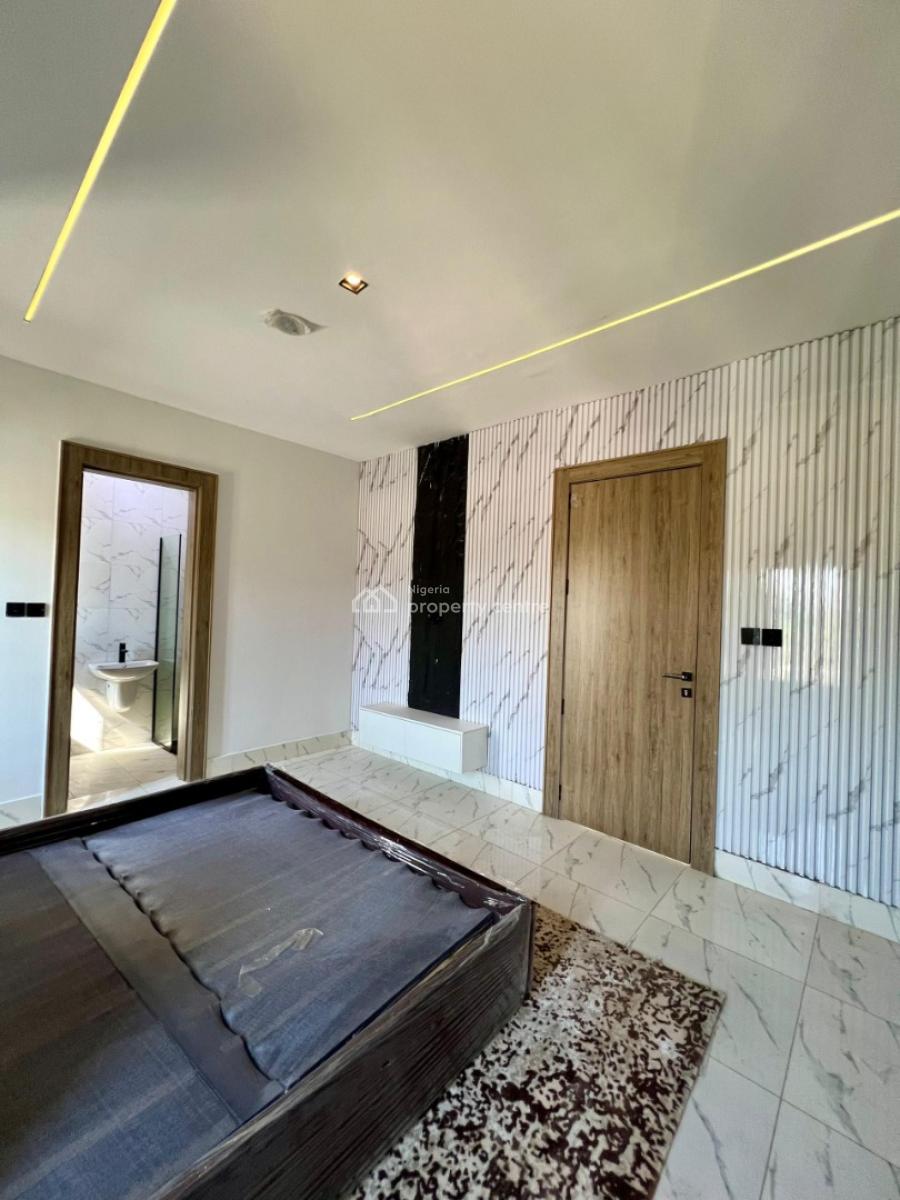 Excellent 2bedroom Apartment with an Elevator Within a Secured Estate, Lekki Phase 1, Lekki, Lagos, Flat / Apartment for Sale