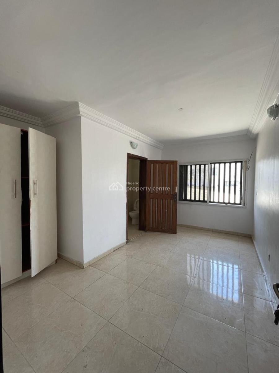 Clean & Spacious 3 Bedroom Flat, Ologolo, Lekki, Ologolo, Lekki, Lagos, Flat / Apartment for Rent