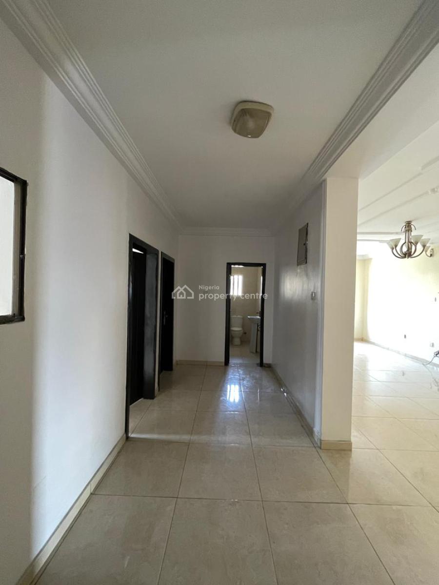 Clean & Spacious 3 Bedroom Flat, Ologolo, Lekki, Ologolo, Lekki, Lagos, Flat / Apartment for Rent