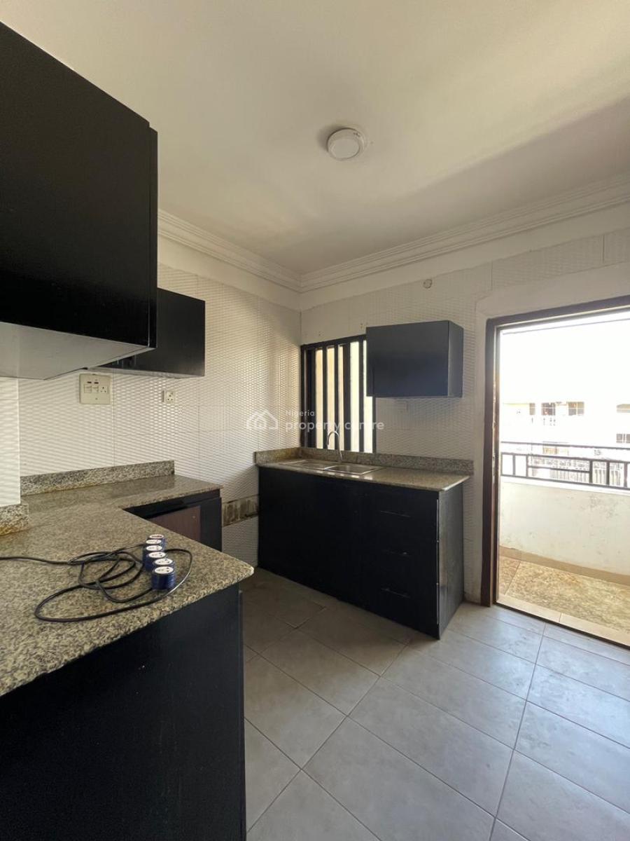 Clean & Spacious 3 Bedroom Flat, Ologolo, Lekki, Ologolo, Lekki, Lagos, Flat / Apartment for Rent