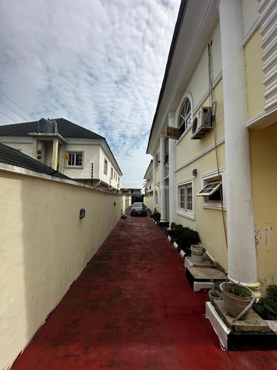 One Penthouse with Toilet and Bathroom, 5 Bedroom, Vgc, Lekki, Lagos, Flat / Apartment for Sale