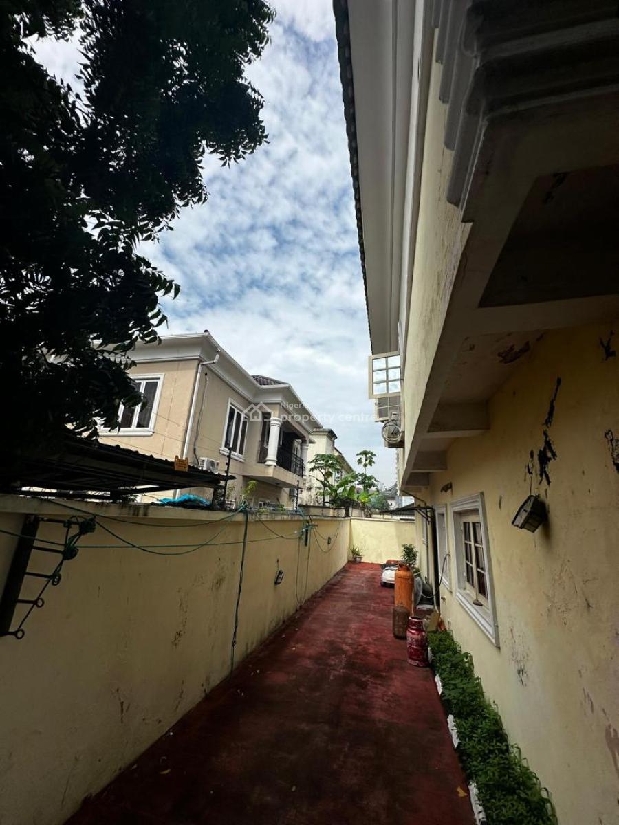One Penthouse with Toilet and Bathroom, 5 Bedroom, Vgc, Lekki, Lagos, Flat / Apartment for Sale
