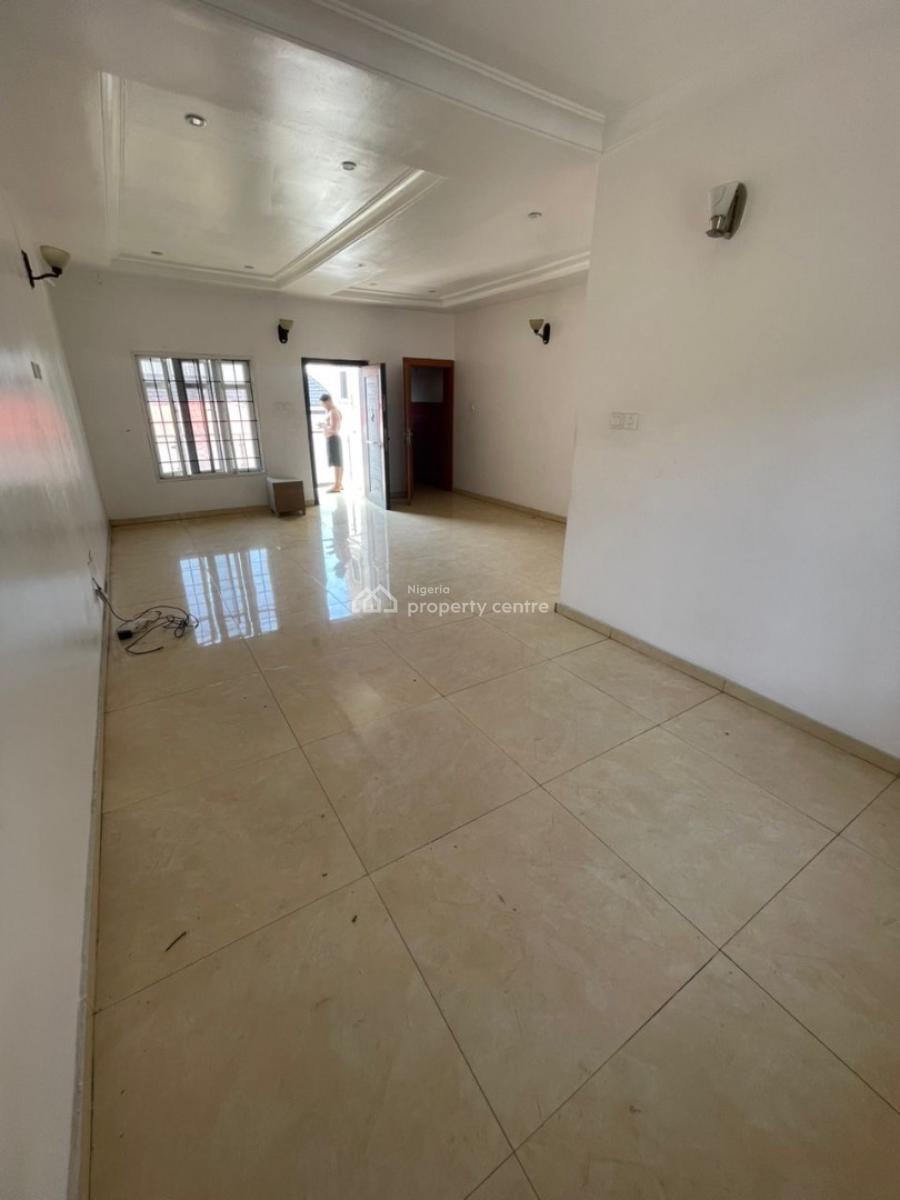 Spacious 2bedroom Apartment (upstairs), Ikota, Lekki, Lagos, Flat / Apartment for Rent