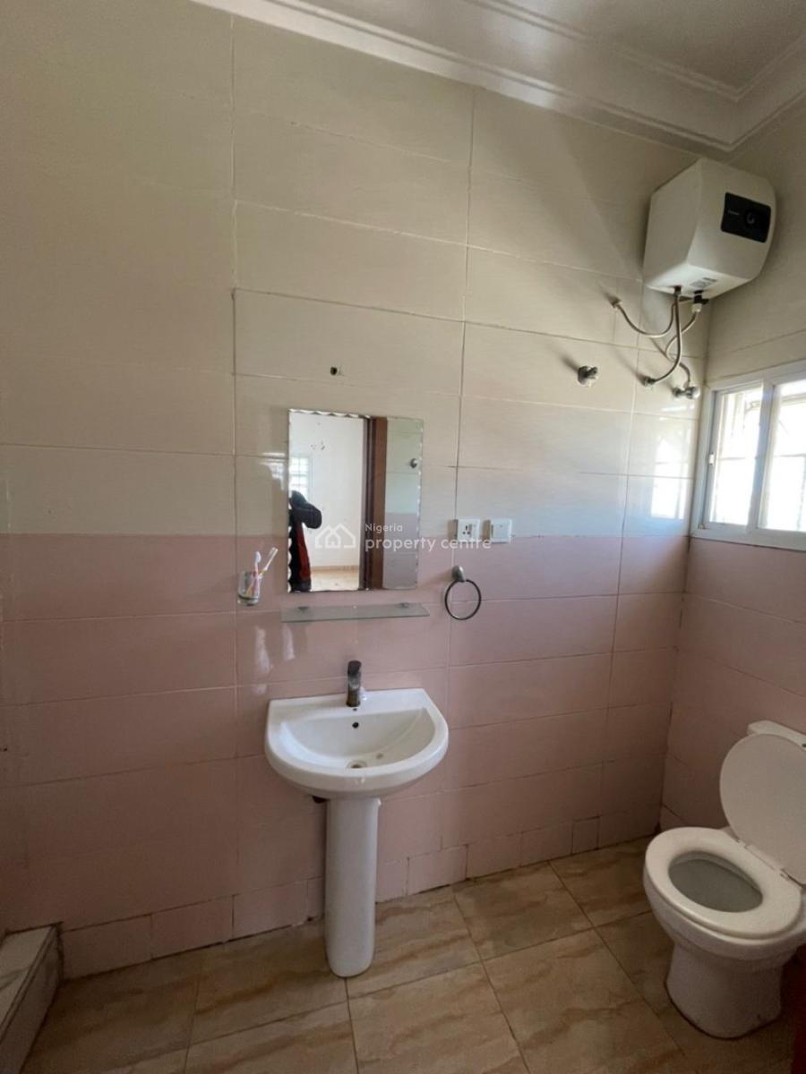Spacious 2bedroom Apartment (upstairs), Ikota, Lekki, Lagos, Flat / Apartment for Rent