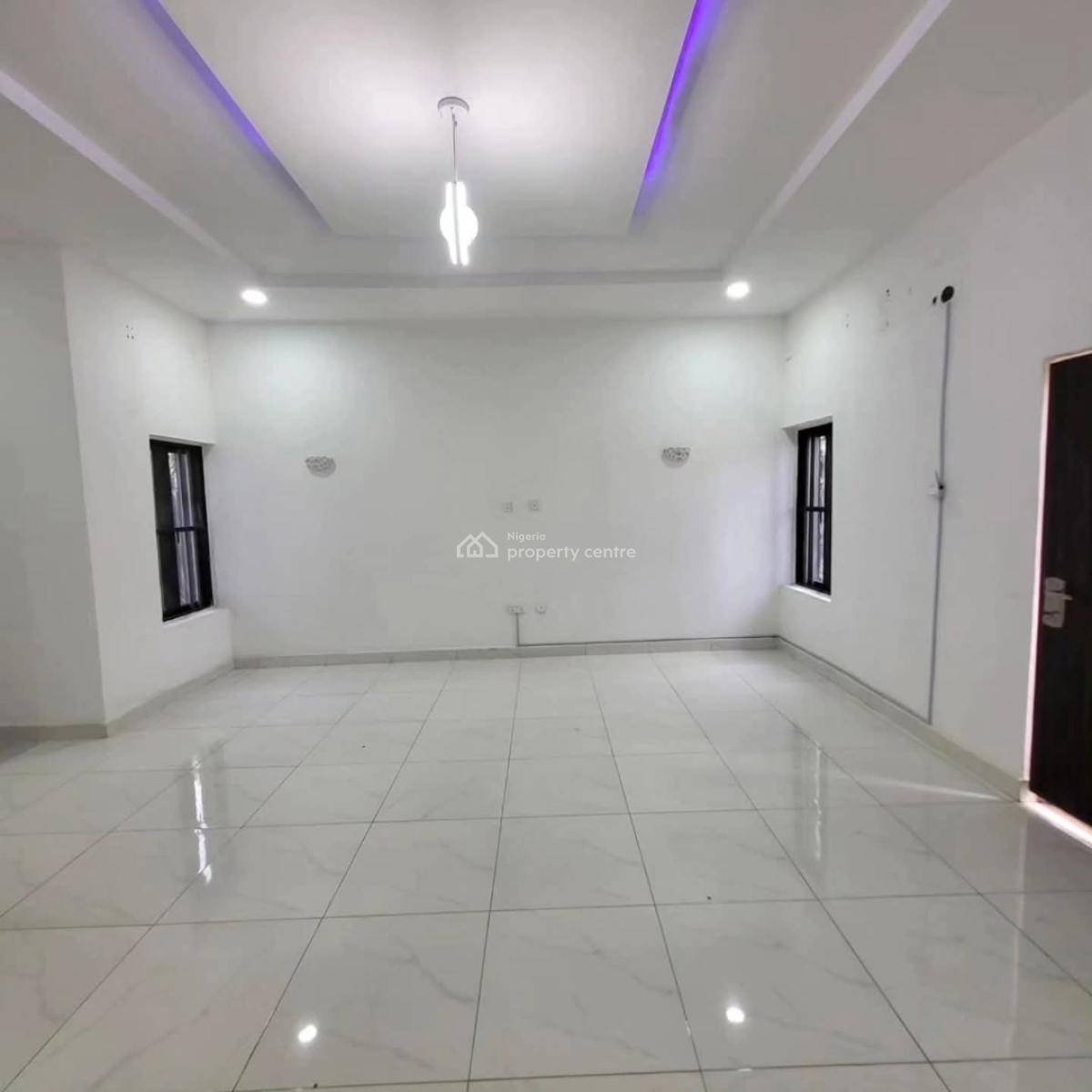a Distress 3 Bedrooms Terrace Duplex with 2 Living Room, Durumi, Abuja, Terraced Duplex for Sale