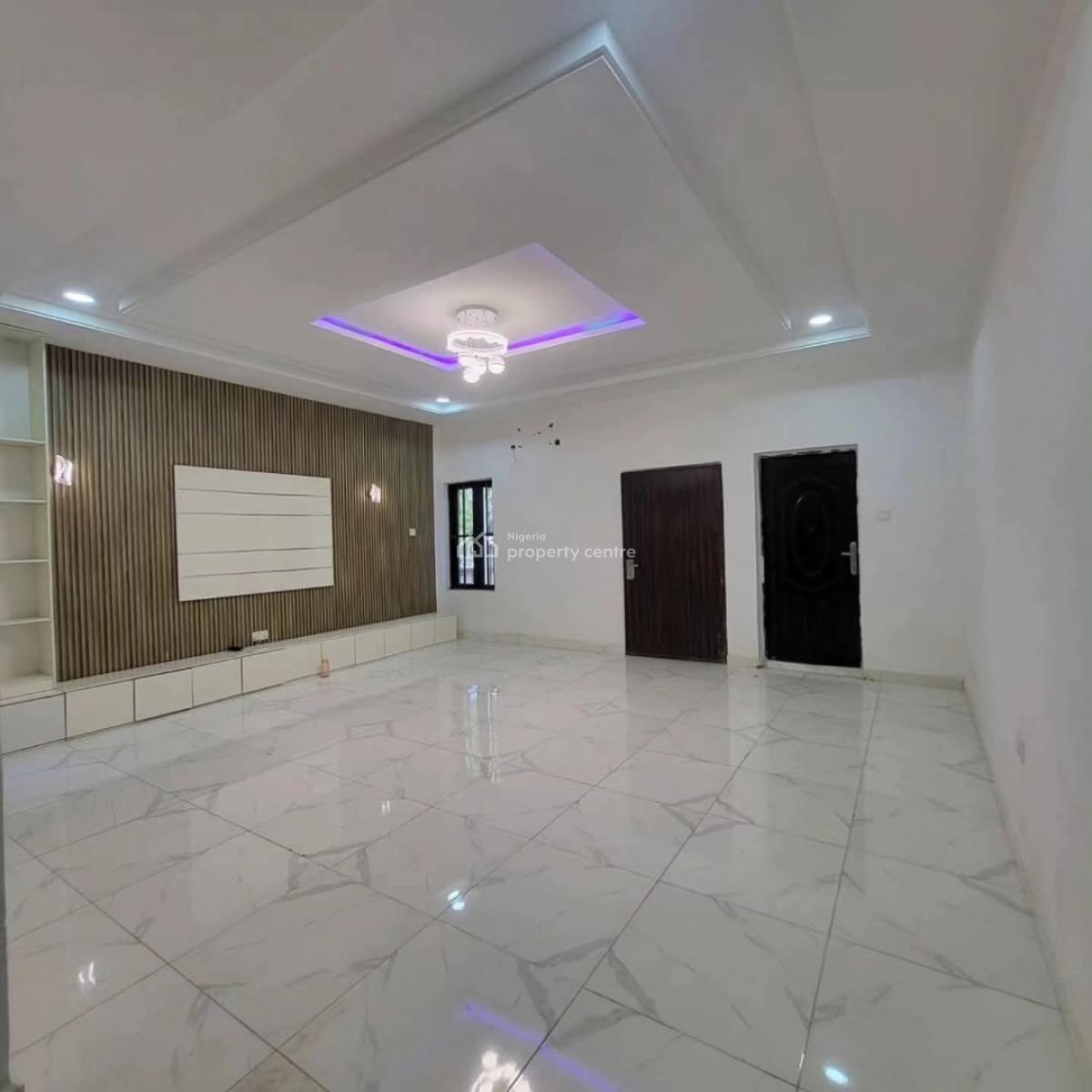 a Distress 3 Bedrooms Terrace Duplex with 2 Living Room, Durumi, Abuja, Terraced Duplex for Sale