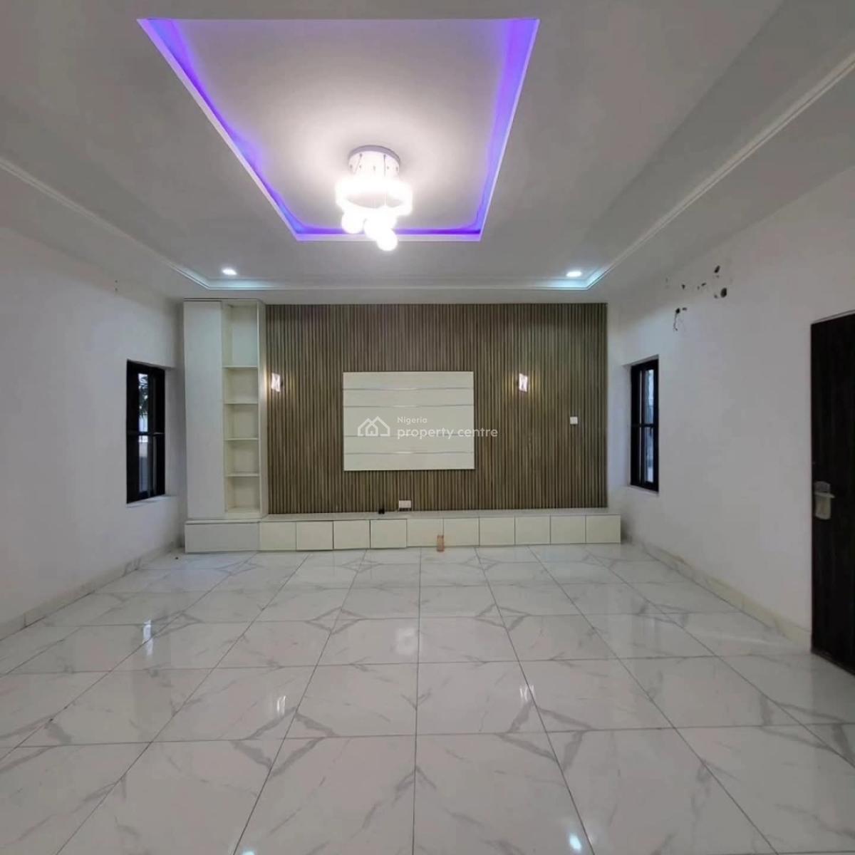 a Distress 3 Bedrooms Terrace Duplex with 2 Living Room, Durumi, Abuja, Terraced Duplex for Sale