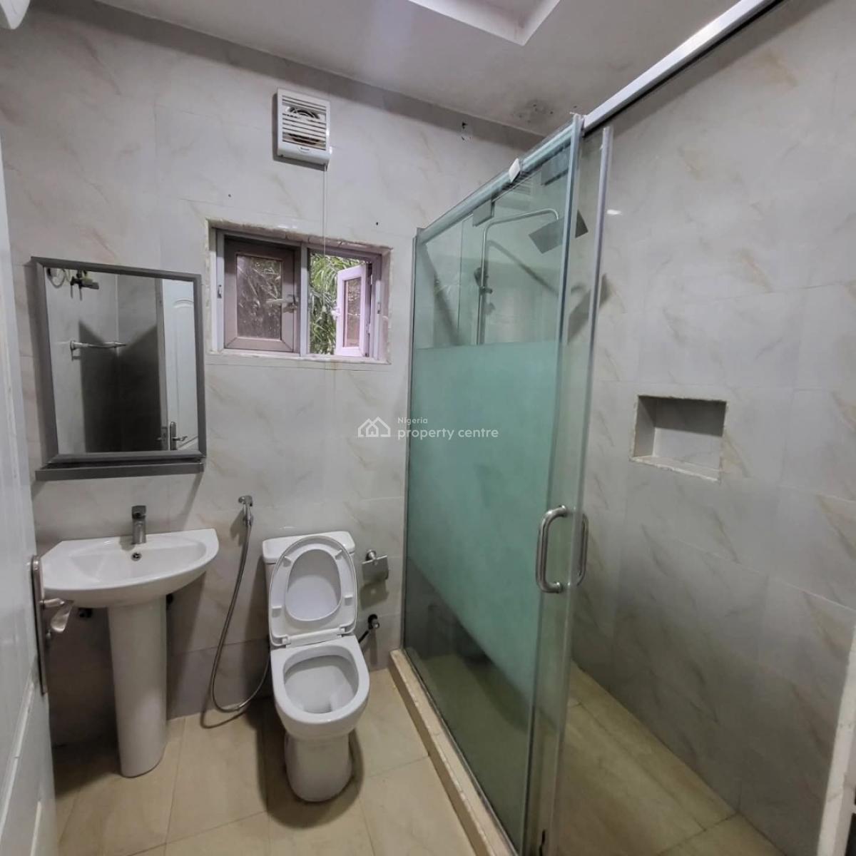 4 Bedrooms Terrace Duplex with a Room Bq, Guzape District, Abuja, Terraced Duplex for Sale