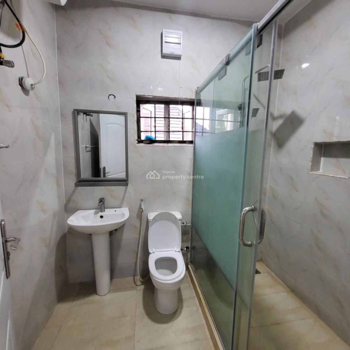 4 Bedrooms Terrace Duplex with a Room Bq, Guzape District, Abuja, Terraced Duplex for Sale