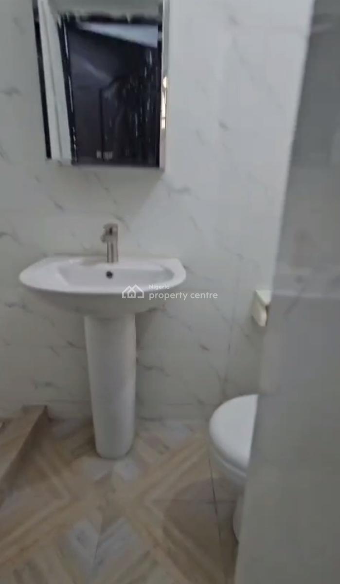 Lovely Serviced 3 Bedroom Apartment, Off, Ogunlana, Surulere, Lagos, Flat / Apartment for Sale