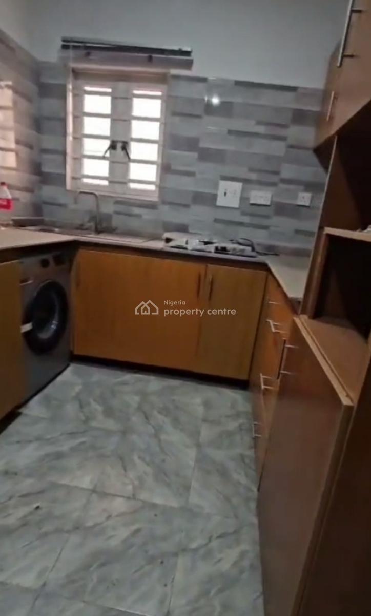 Lovely Serviced 3 Bedroom Apartment, Off, Ogunlana, Surulere, Lagos, Flat / Apartment for Sale