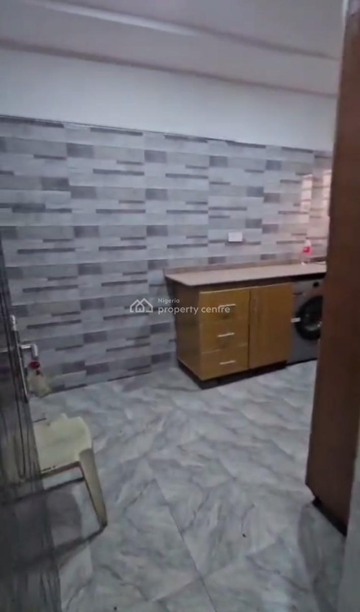 Lovely Serviced 3 Bedroom Apartment, Off, Ogunlana, Surulere, Lagos, Flat / Apartment for Sale