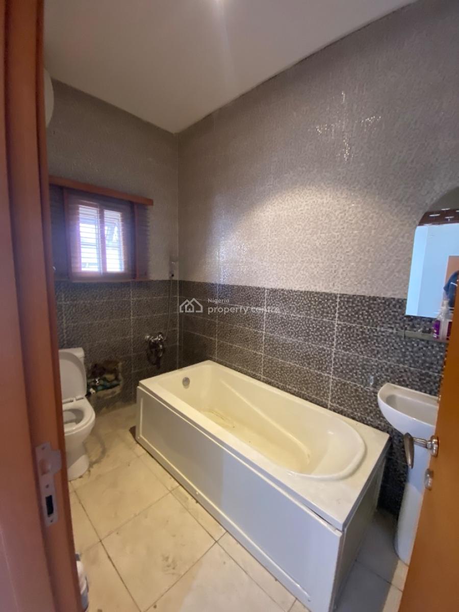 Spacious 5 Bedroom Detached House Located in Lekki Phase 1, Ladi Alakija Street, Lekki Phase 1, Lekki, Lagos, Detached Duplex for Rent