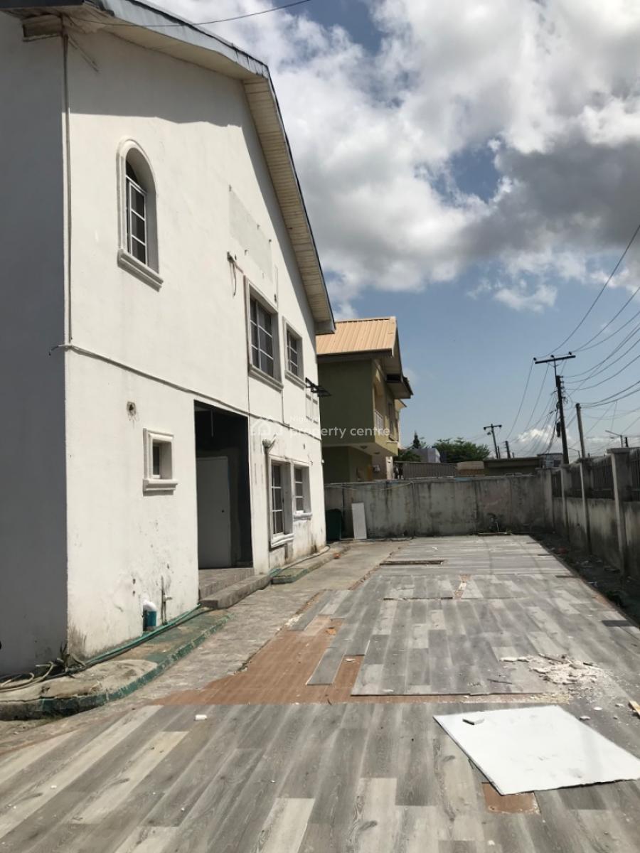 Standard 4 Bedroom Semi Detached  Commercial Property @lekki Phase 1, Lekki Phase 1, Lekki, Lagos, Semi-detached Duplex for Rent