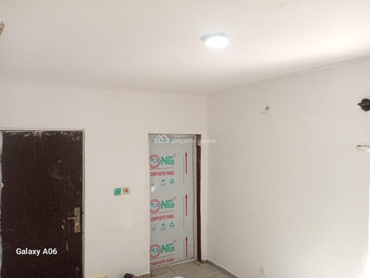 Nice Self Contain, Southern View Estate, Lekki Phase 1, Lekki, Lagos, Flat / Apartment for Rent