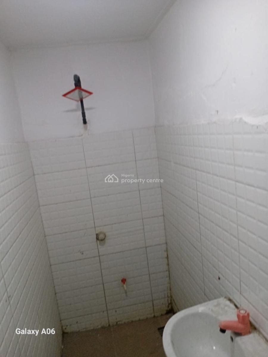 Nice Self Contain, Southern View Estate, Lekki Phase 1, Lekki, Lagos, Flat / Apartment for Rent