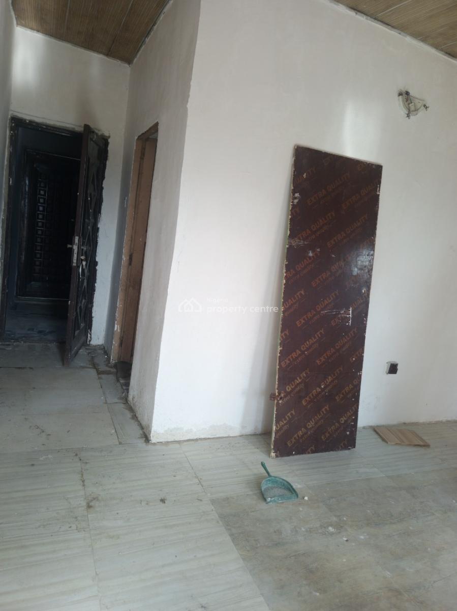 Renovated Room and Parlor Mini Flat Upstairs, Mobil Road Ilaje, Ilaje, Ajah, Lagos, Mini Flat (room and Parlour) for Rent