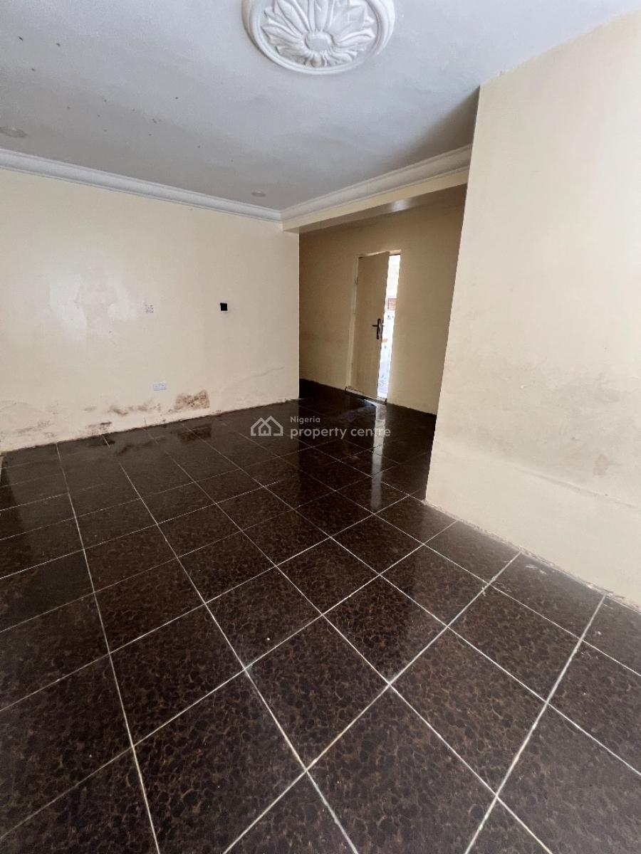 Spacious Room and Parlour Selfcontain at Lekki Phase 1, Off Admiralty Road Lekki Phase 1, Lekki Phase 1, Lekki, Lagos, Mini Flat (room and Parlour) for Rent