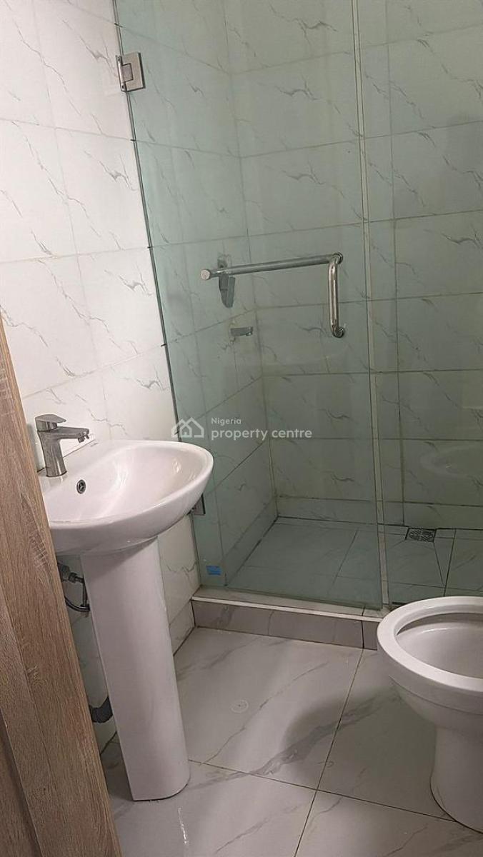 Fully  Serviced  Apartment  with 24 Hours  Light, Orchid Road, Lekki, Lagos, Flat / Apartment for Rent