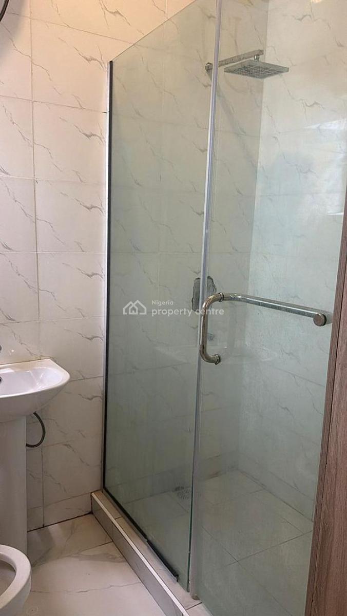Fully  Serviced  Apartment  with 24 Hours  Light, Orchid Road, Lekki, Lagos, Flat / Apartment for Rent