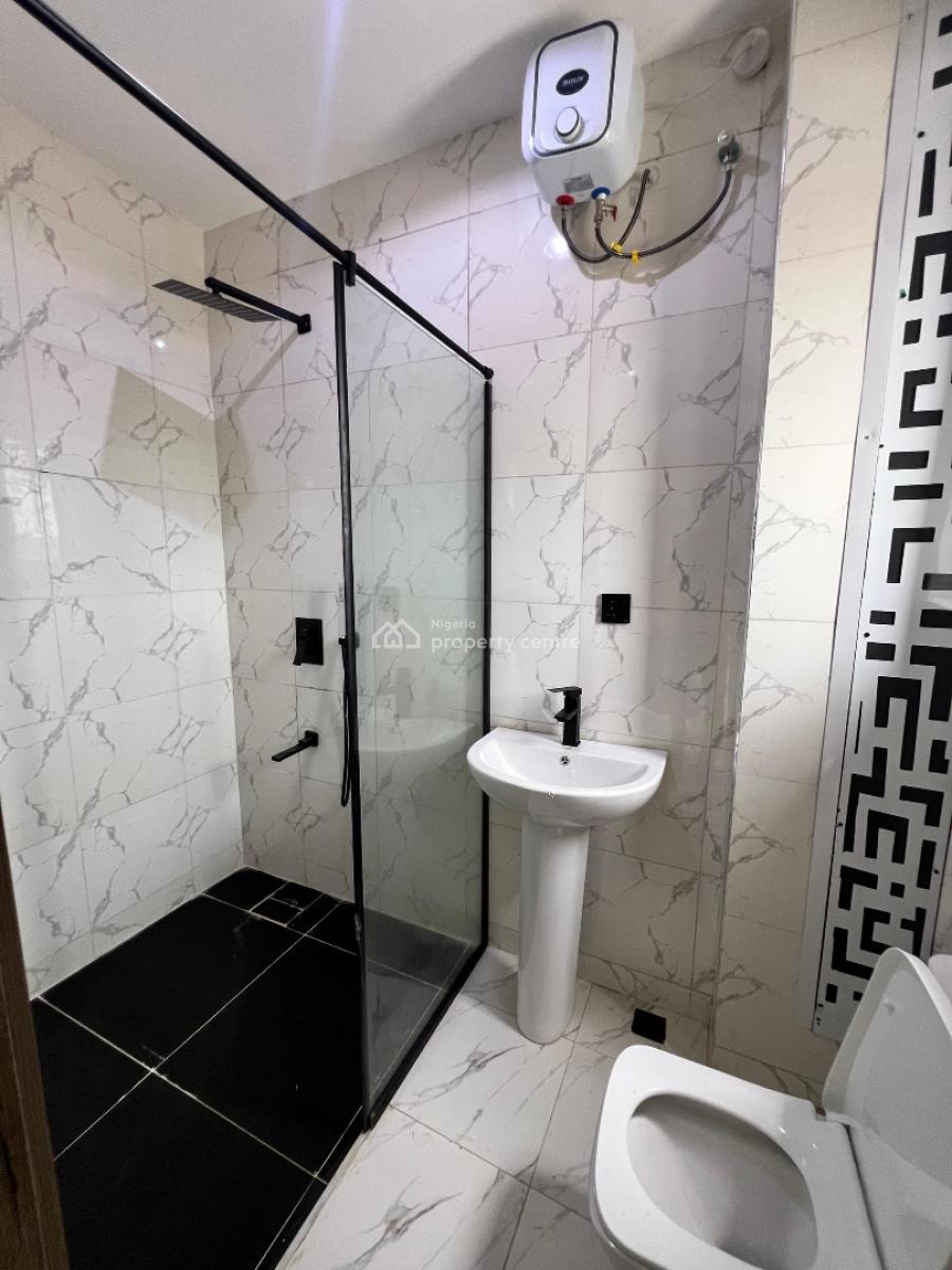 Elegant 2 Bedroom Apartment with Pool, Gym, Elevator, Central Gas, Lekki Phase 1, Lekki, Lagos, Flat / Apartment for Sale
