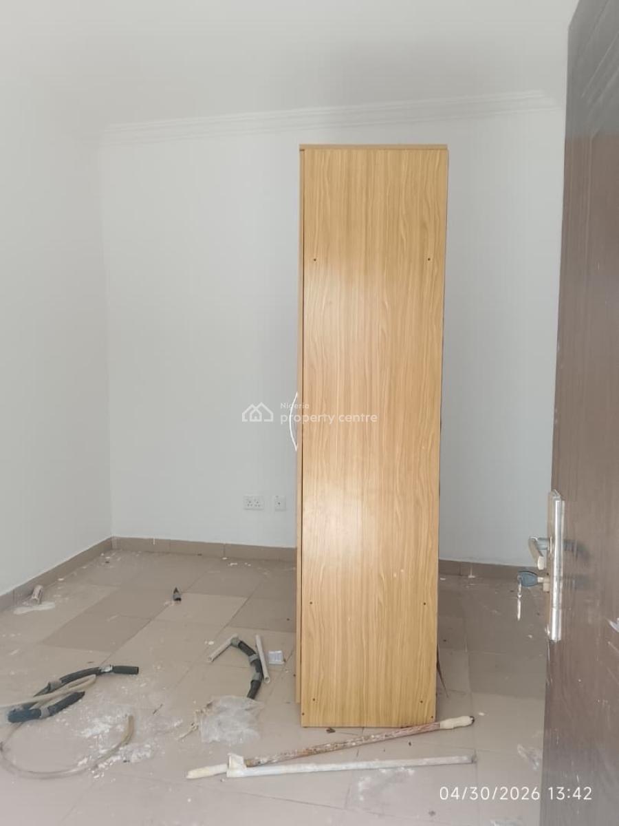 Sharp and Spacious Bq with 24 Hrs Light, Space for Cooking, Tenin Cour, Chevron, Lekki, Lagos, Flat / Apartment for Rent