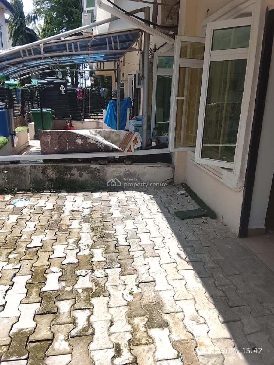 Sharp and Spacious Bq with 24 Hrs Light, Space for Cooking, Tenin Cour, Chevron, Lekki, Lagos, Flat / Apartment for Rent