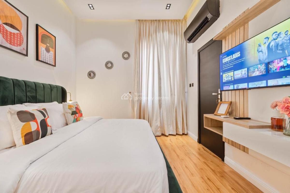 Luxurious 4 Bedrooms Penthouse with Pool, Off Bourdillon Road, Ikoyi, Lagos, Flat / Apartment Short Let