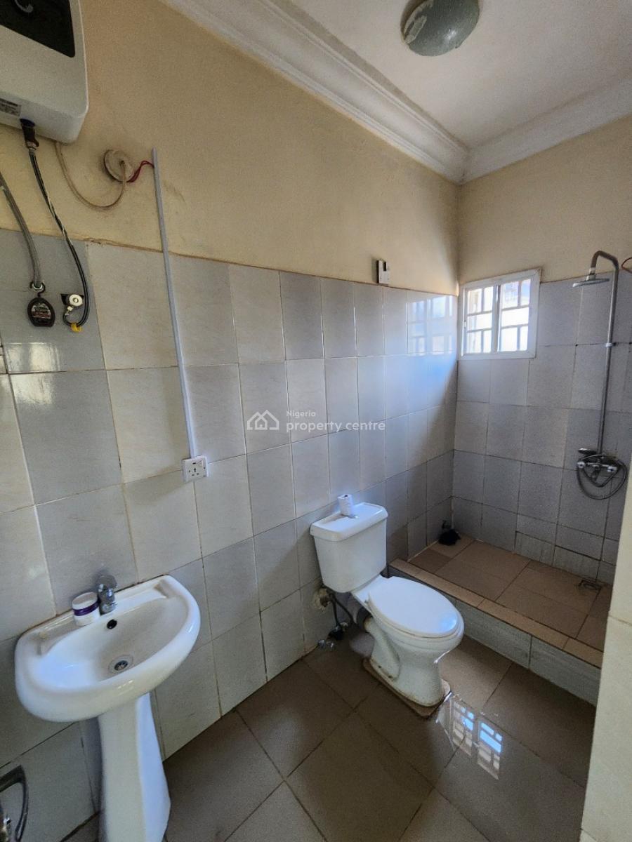 Luxury Two Bedroom Block of Flat, News Engineering Dawaki., Dawaki, Gwarinpa, Abuja, Flat / Apartment for Rent