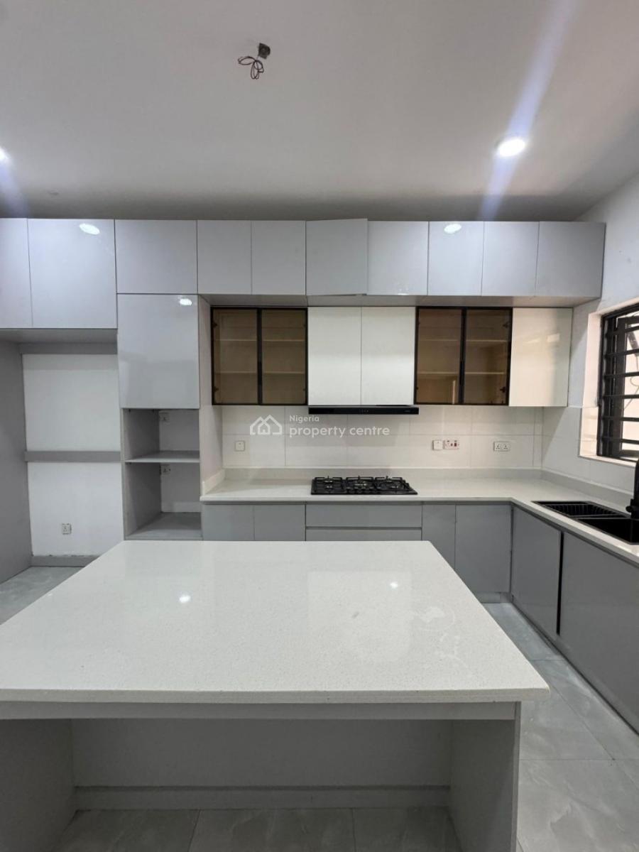 Spacious 3 Bedroom Apartment Bq, Lekki, Lagos, Block of Flats for Sale