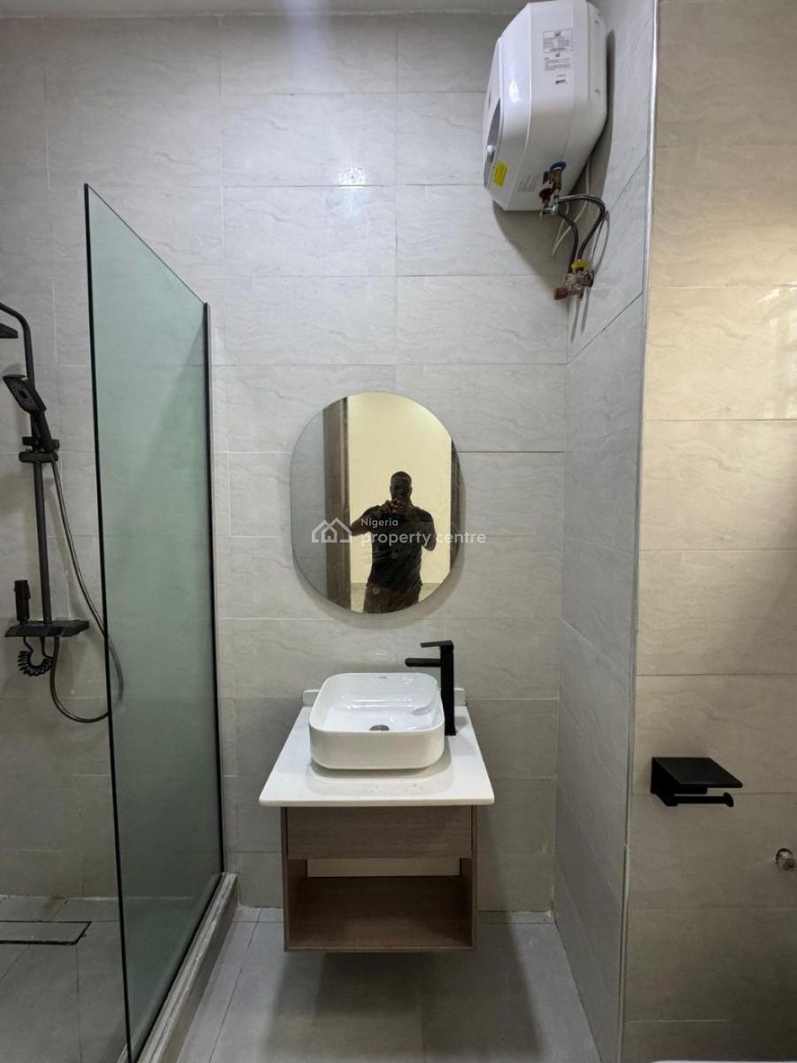 Spacious 3 Bedroom Apartment Bq, Lekki, Lagos, Block of Flats for Sale
