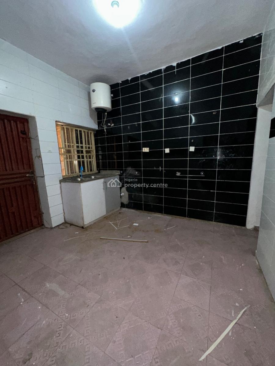 Specious 3bedroom Flat, Osapa, Lekki, Lagos, Flat / Apartment for Rent