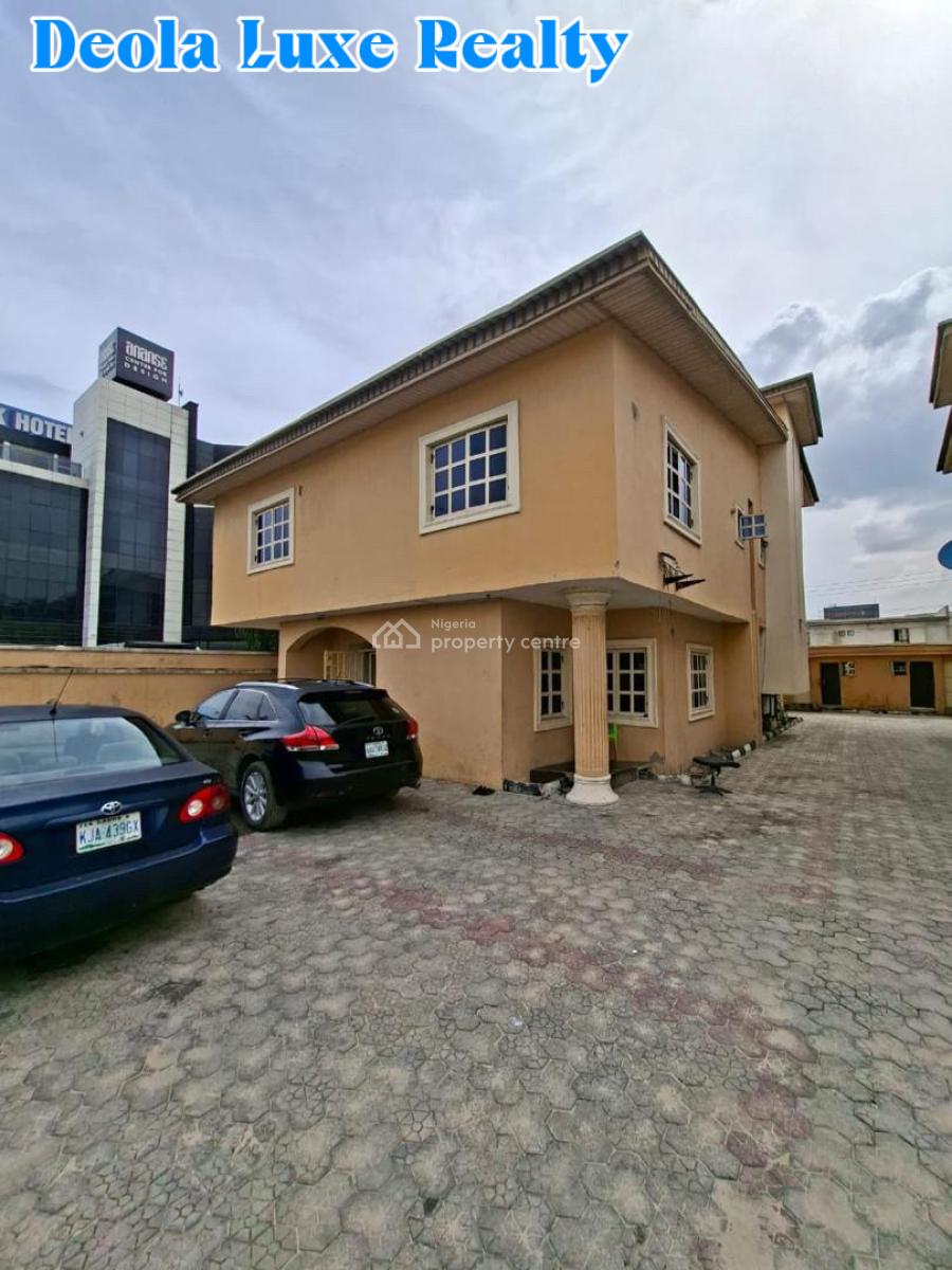 a Commercial 6 Bedrooms Detached House, Oniru, Victoria Island (vi), Lagos, Semi-detached Duplex for Rent