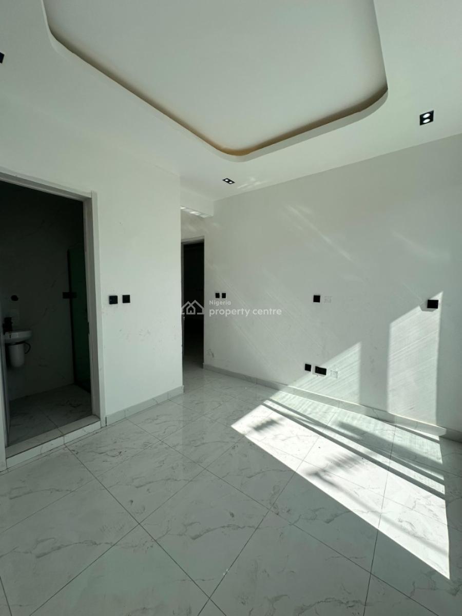 Very Spacious 2 Bedroom Apartment Perfect for Investment, Ikate, Ikate Elegushi, Lekki, Lagos, Flat / Apartment for Sale