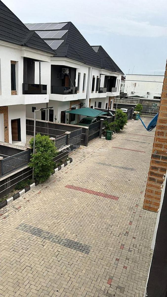 Semi Master Bedroom Upstairs  with 24 Hours Power Supply, Spring Garden Estate Orchid Road, Lekki, Lagos, Flat / Apartment for Rent