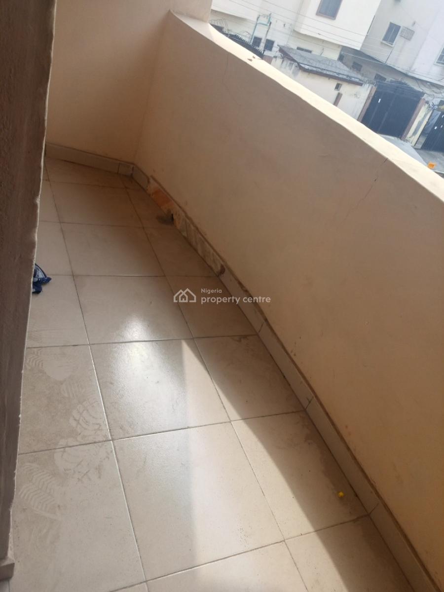 Spacious and Standard 2bedroom Flay in a Serene and Secured Estate, Anthony, Maryland, Lagos, Flat / Apartment for Rent
